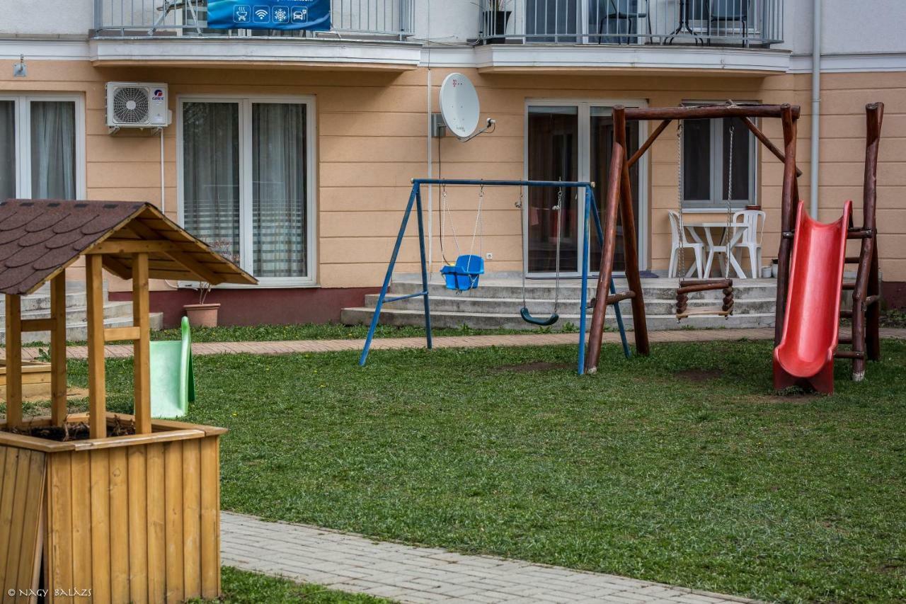 Ikon Apartman Hajdúszoboszló Екстериор снимка